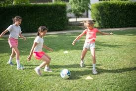 英媒：曼联对多特边锋阿德耶米感兴趣，但球员倾向于加盟阿森纳