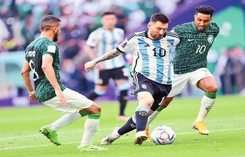 大谷翔平在 2021 年获颁《体育新闻》年度运动员奖，是首位获此殊荣的日本选手