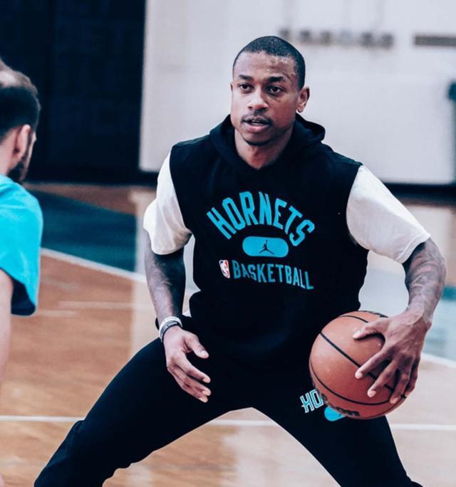 球队做出更 球队做出更